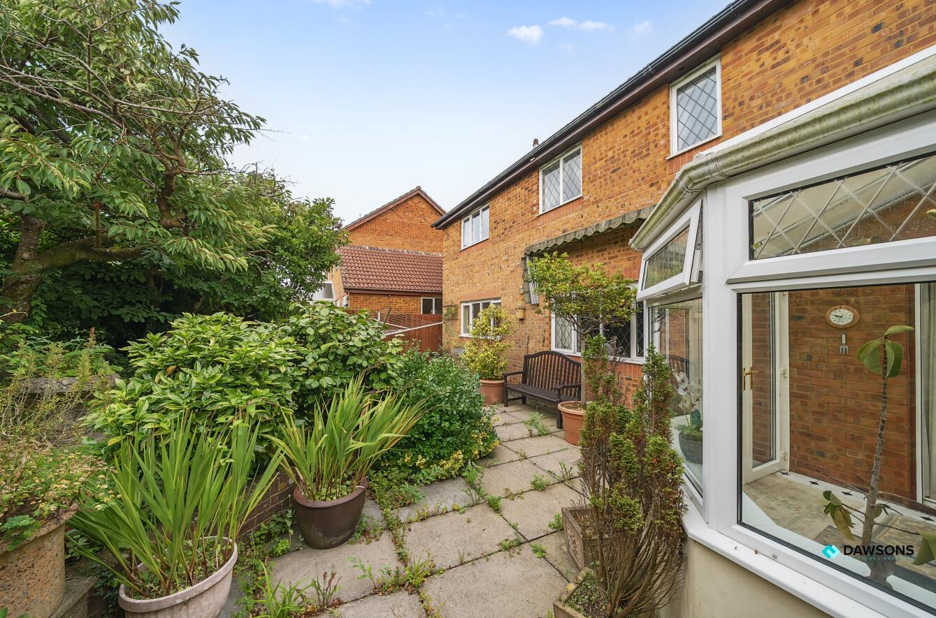 Ffordd Draenen Ddu, West Cross, Swansea, SA3 5RP
